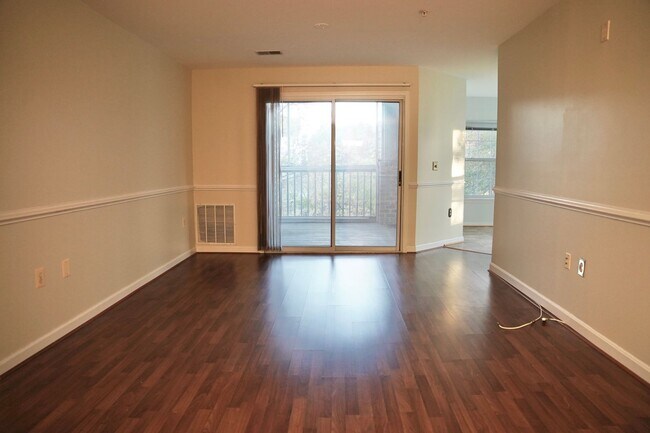 Photo - Beautiful 2 BR/2 BA Condo in Greenbelt Lak...