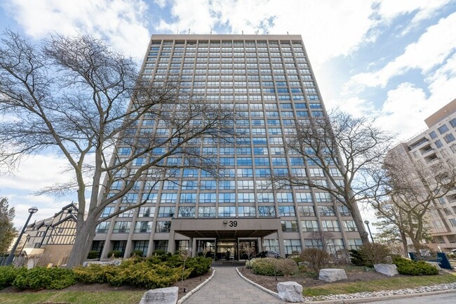 Building Photo - Old Mill Towers Unit 2 BD 2 BA