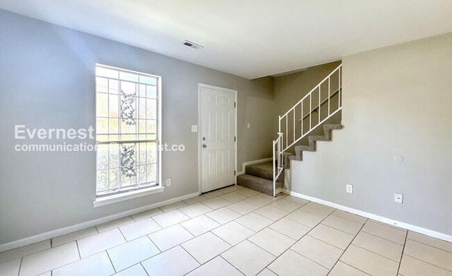 Photo - 1100 Cotton Ave SW Unit b