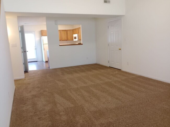 Photo - 1729-1731-1731 Louise Cir