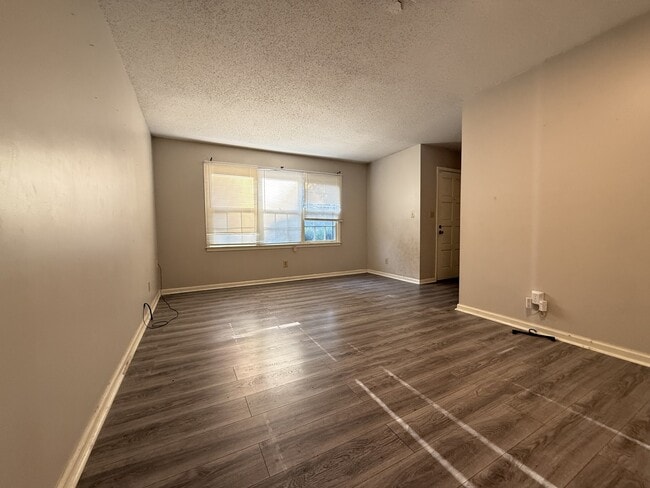 Photo - 246 Bowling Green Dr