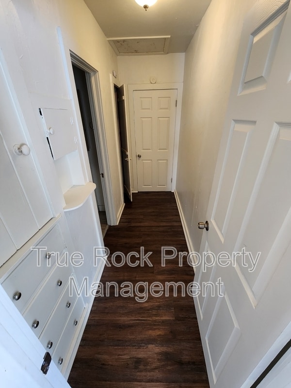 Photo - 631 N Hickory Ave