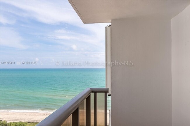 Building Photo - 6039 Collins Ave Unit 1415
