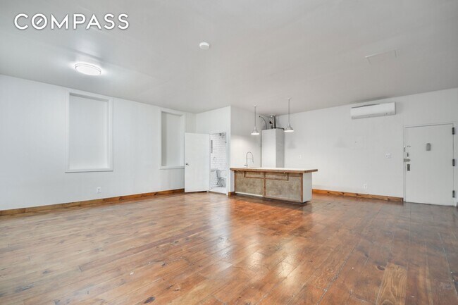 Photo - 329 Broome St Casa