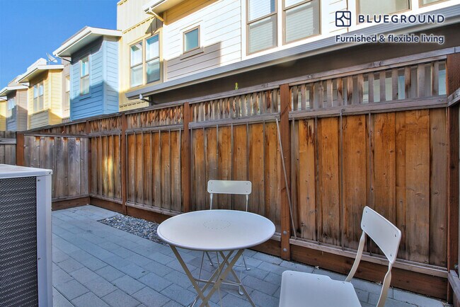 821 Altaire Walk