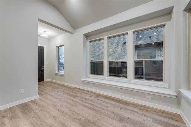 Photo - 527 Embargo Dr