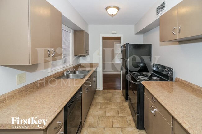 Photo - 1569 Marcia Rd