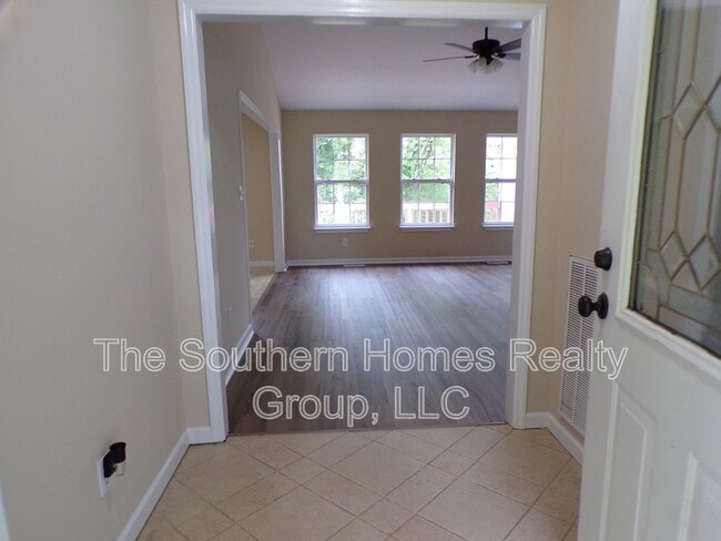 Photo - 1425 Hammerhill Rd