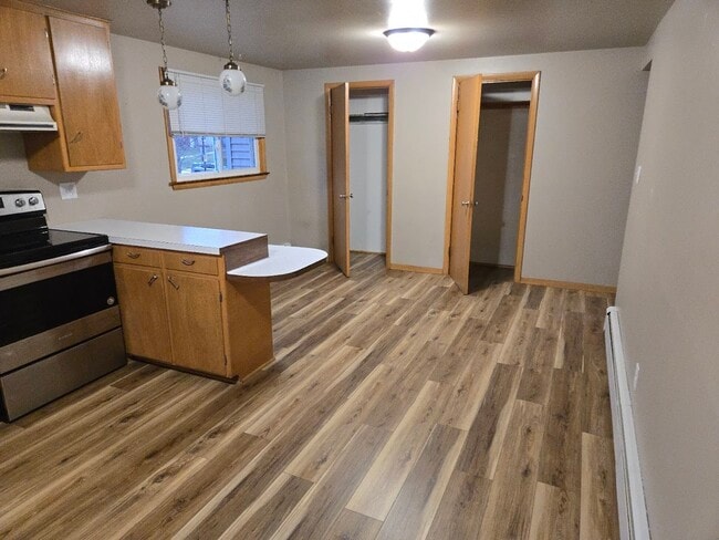 Vista de la cocina desde el salón - 401 Main St Unidad 401-2S