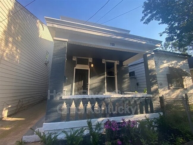 Building Photo - 329 E 16th St