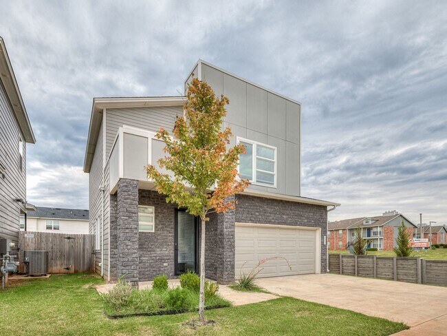 Photo - Beautiful New Construction Home in Edmond/...