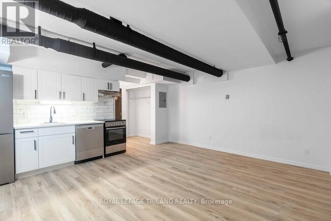 Photo - 330 Clarence St Unit B2