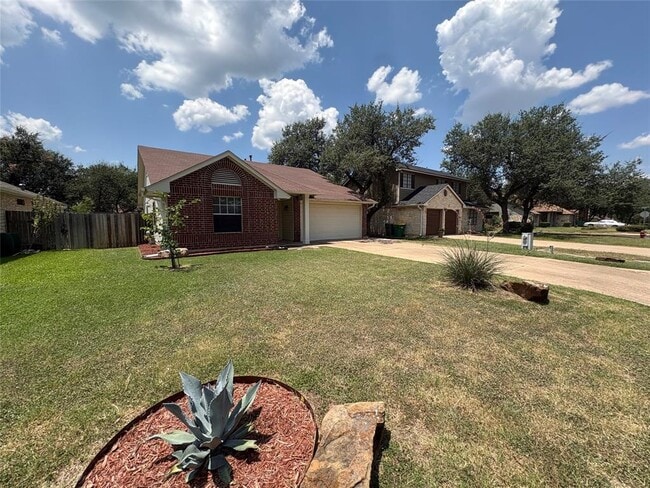 Building Photo - 2902 Sabinal Trail