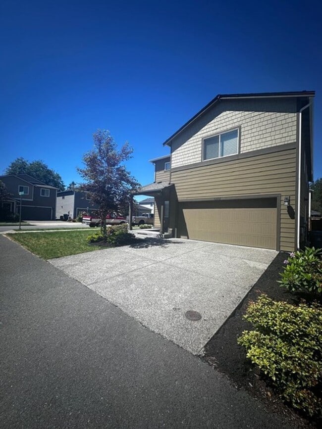 Photo - Spacious, modern 5-bed, 2.75-bath in sought-after Daisy Crossing Community in Sultan