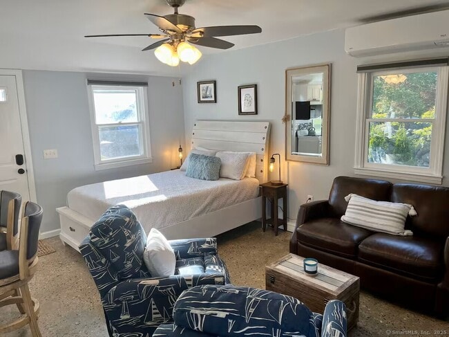 Photo - 424 Pequot Ave