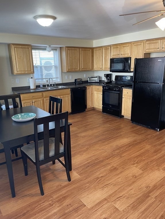 Photo - 288 N End Blvd