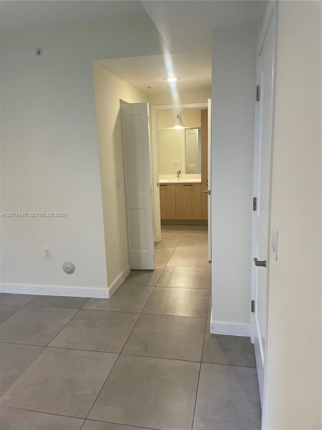 Building Photo - 16395 Biscayne Blvd Unit 313
