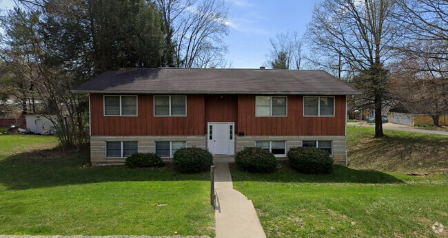 Building Photo - 15 Fairmor Dr Rental