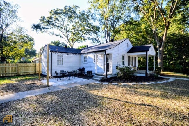 Photo - 94 Cochran Rd SE