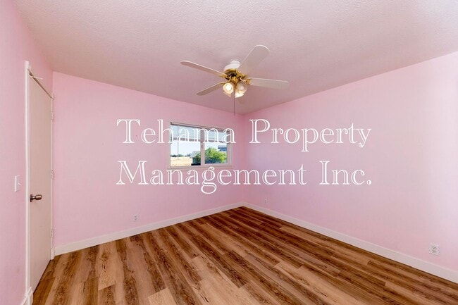 Photo - Charming 3 bedroom 1.5 bath Townhouse in Red Bluff