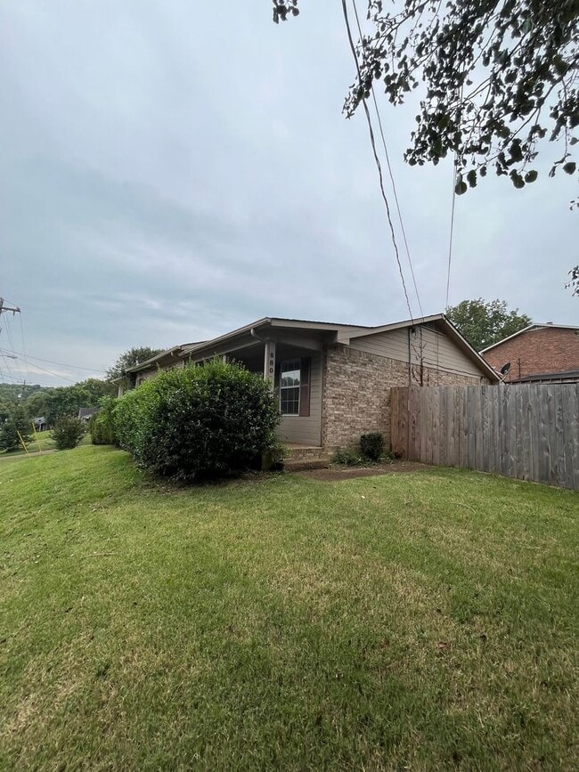 Photo - 680 Mercer Dr