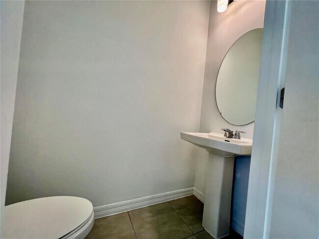 Photo - 2008 Viewfinder St