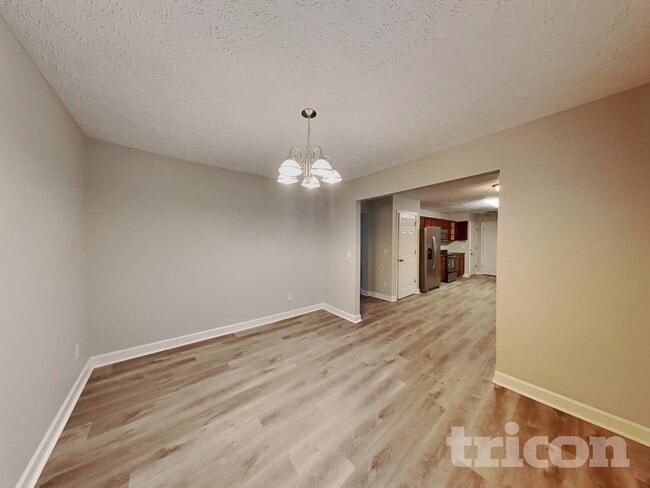 Photo - 140 Sundance Way