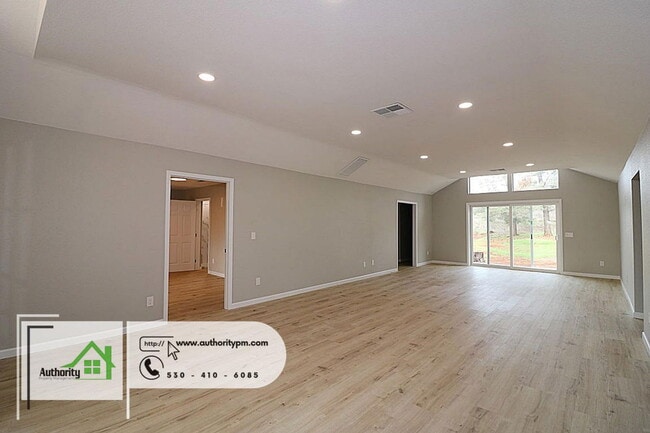 Photo - 27562 Cam Real