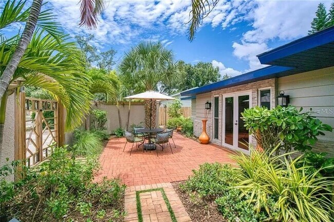 Photo - 1127 S Osprey Ave