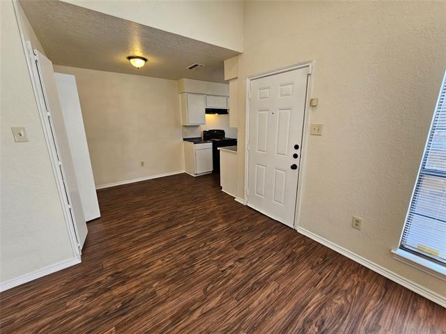 3125 Tudor Ln