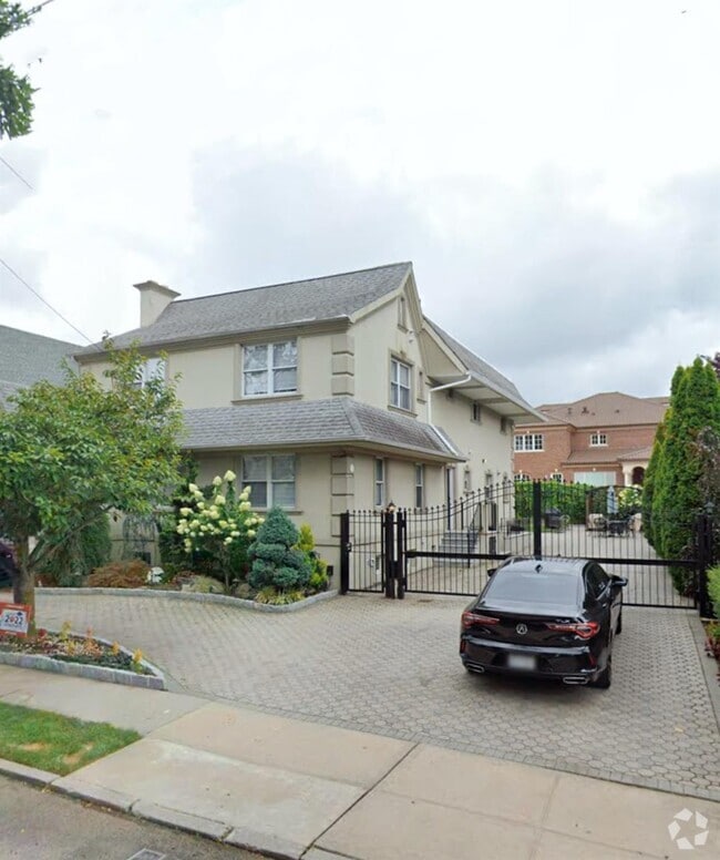 Building Photo - 29-22 214th Pl Rental