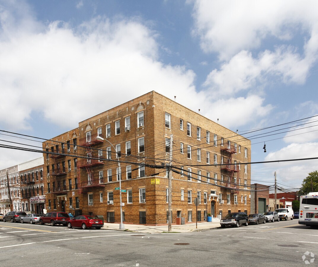 Photo - 33-78 11th St