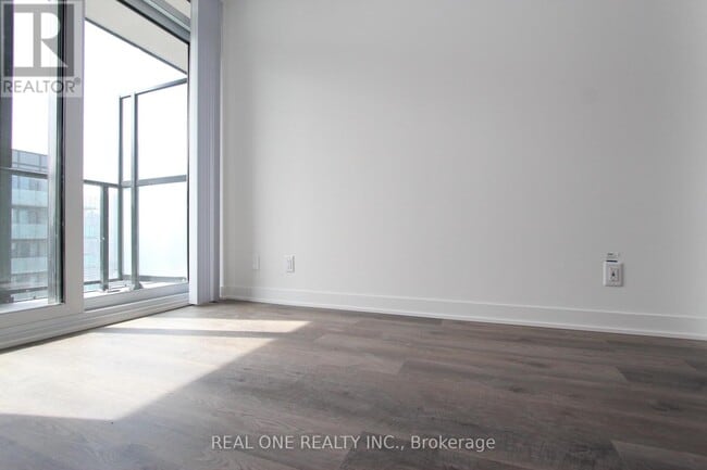 Photo - 180 Front St E Unit 3307