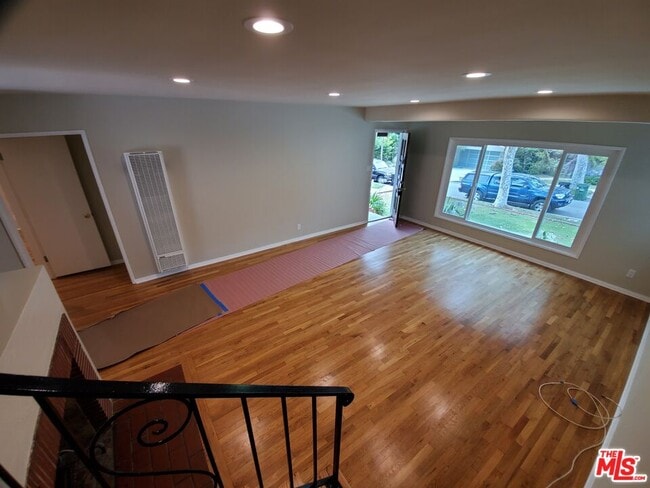 676 Bienveneda Ave