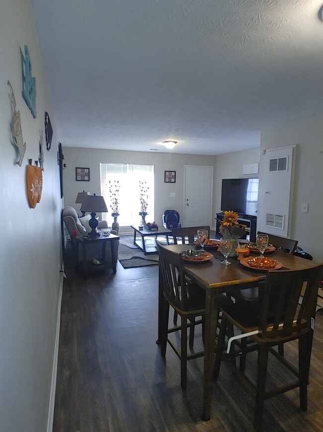 Cross Creek Apartments
