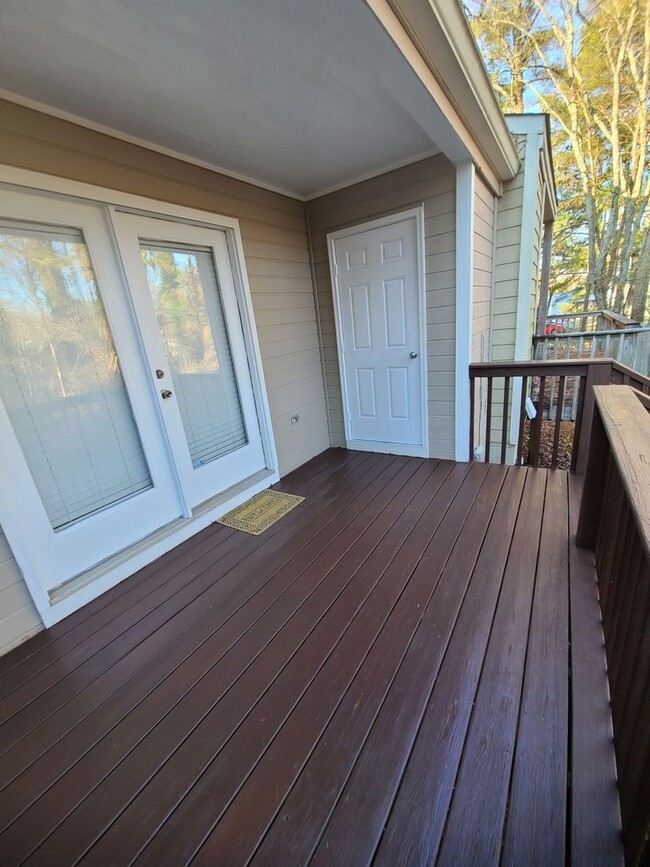 Photo - 5004 Falling Creek Ln