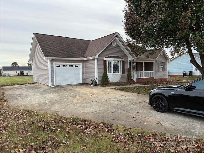 Building Photo - 117 Hayworth Ln