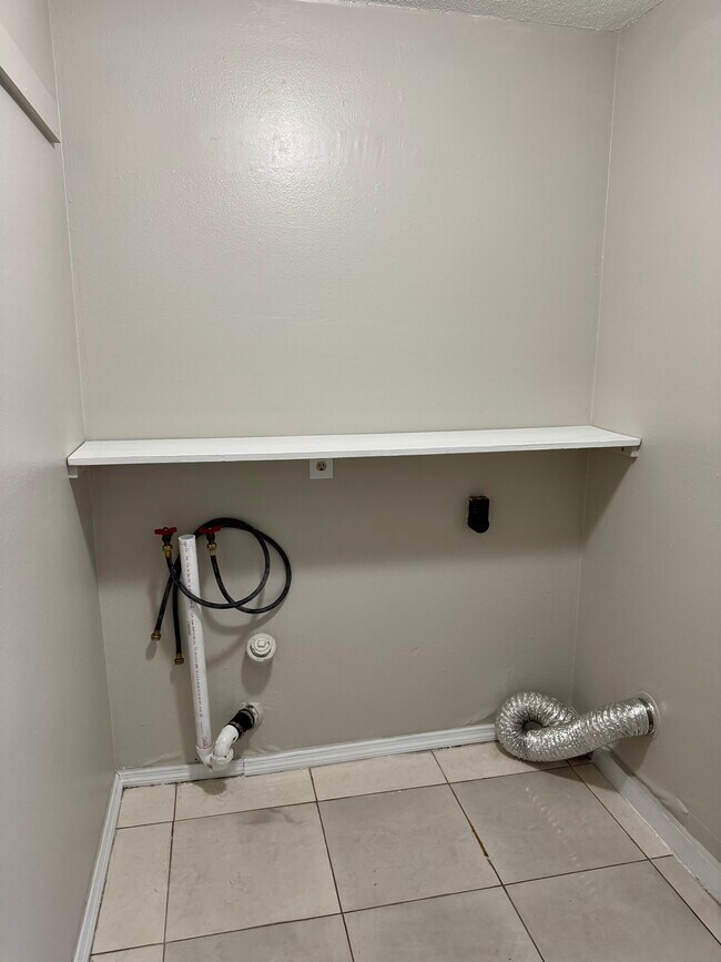 In unit laundry - 3074 Brookview Ave Unit A