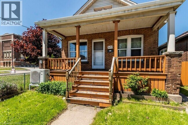 Photo - 123 Gage Ave N