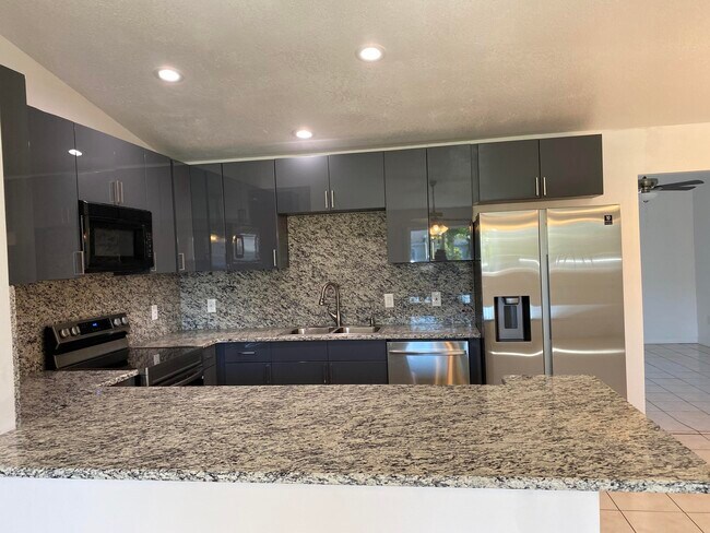 Photo - 757 NW Bayard Ave