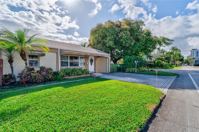 Photo - 800 NE 6th St Unit 1