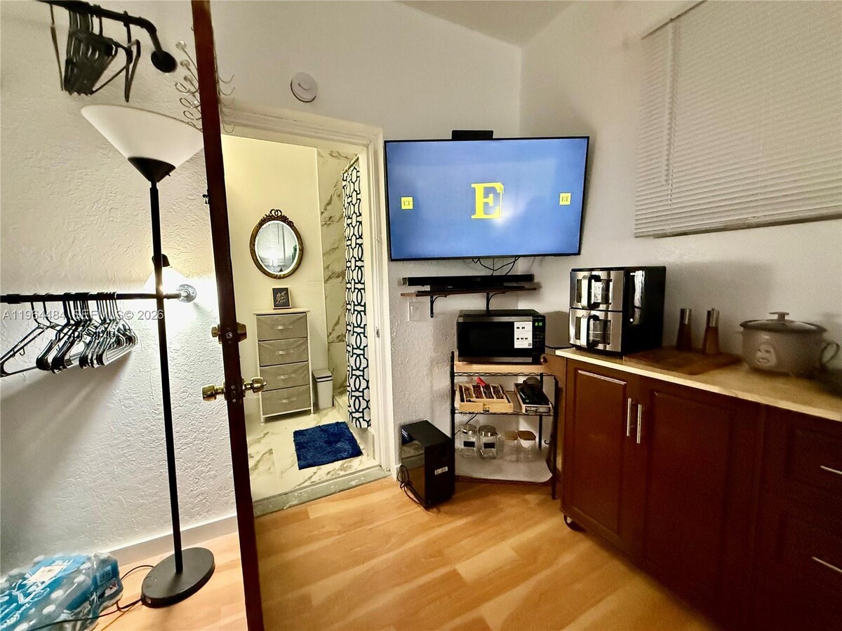 Photo - 17840 NE 6th Ct Unidad A