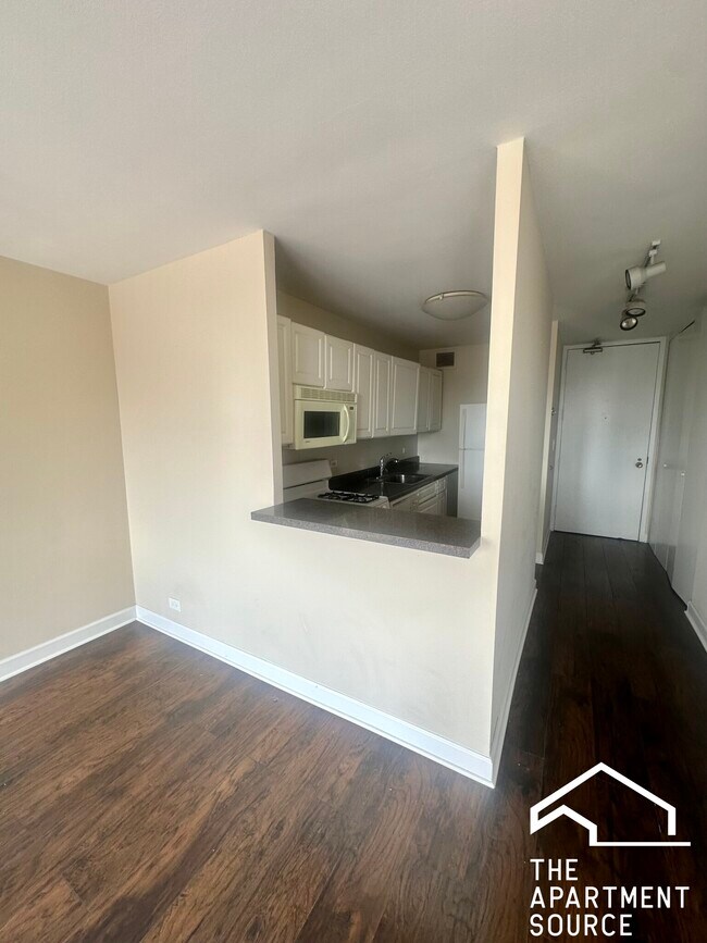 Photo - 444 W Fullerton Pkwy Unit 1305