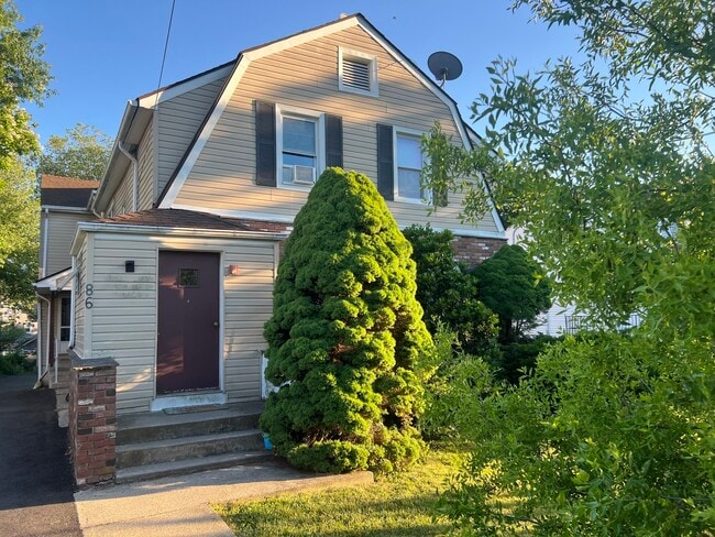 Building Photo - 86 Pine Hill Ave Unit 5