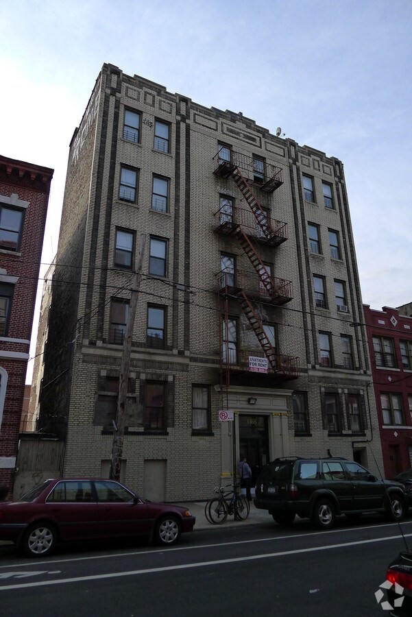 Photo - 1468 Bryant Ave