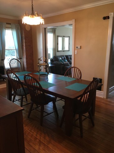 Dining room - 124 E Front St