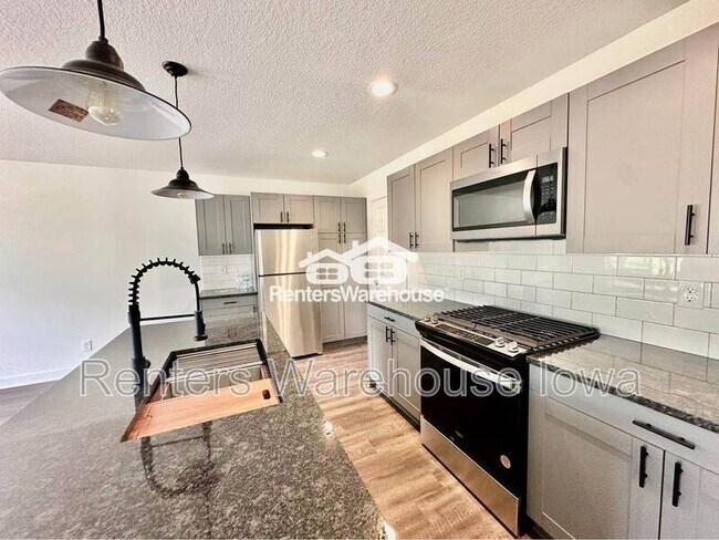 Photo - 2105 Willis Ave