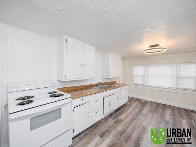 Photo - 370 E 8th Ave Unidad C