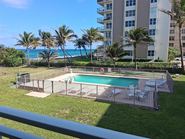 Photo - 1035 Hillsboro Mile Unit 25