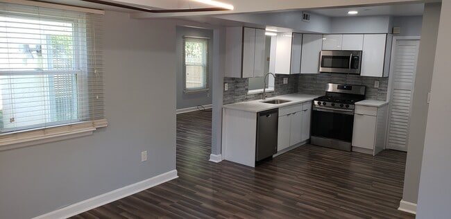 Photo - 76 Peregrine Dr.